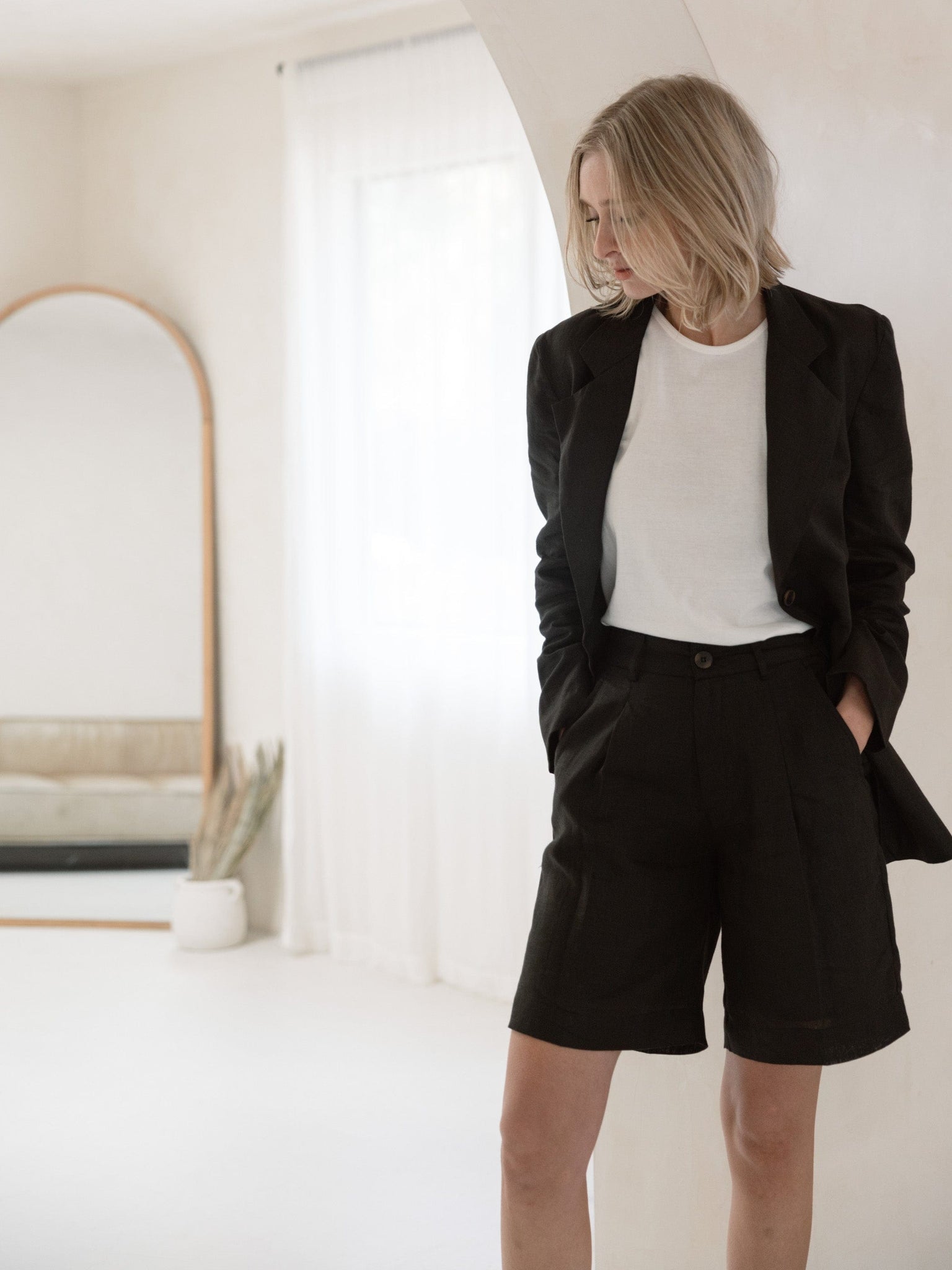 Soft Tailored Short - Black - Sample